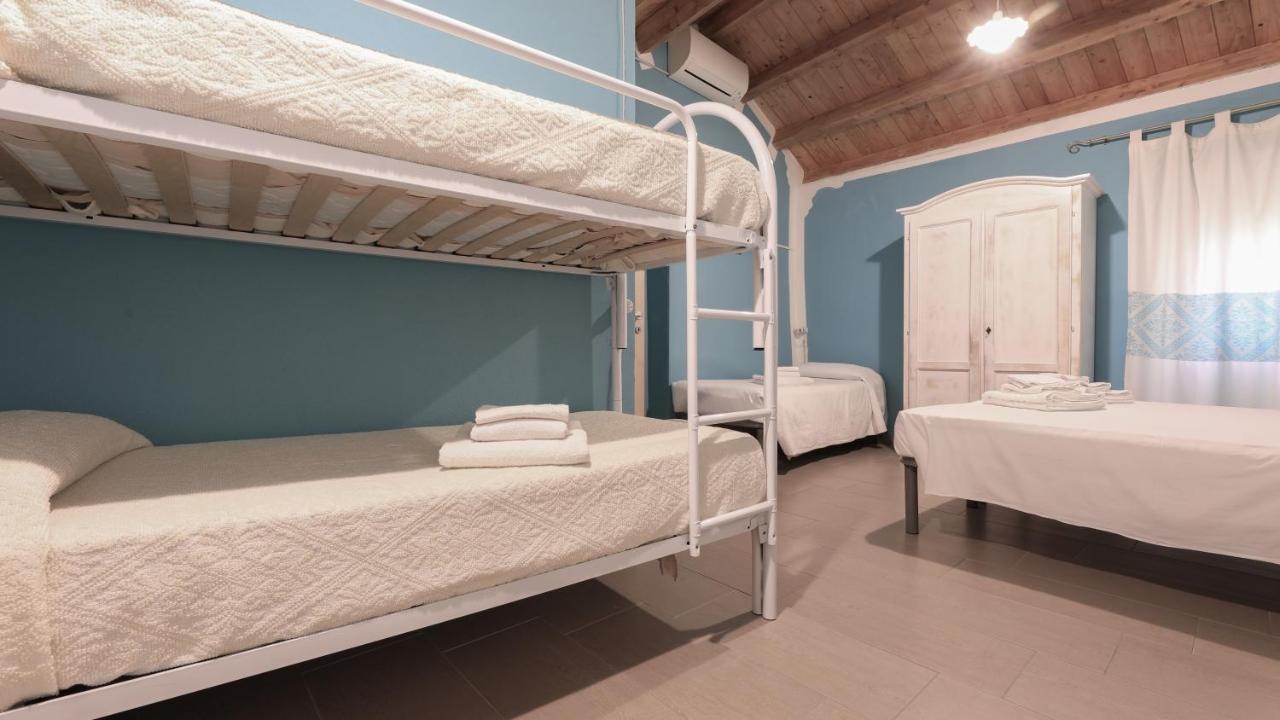 Hôtel Welcomely - S'Apposentu à Bosa Extérieur photo