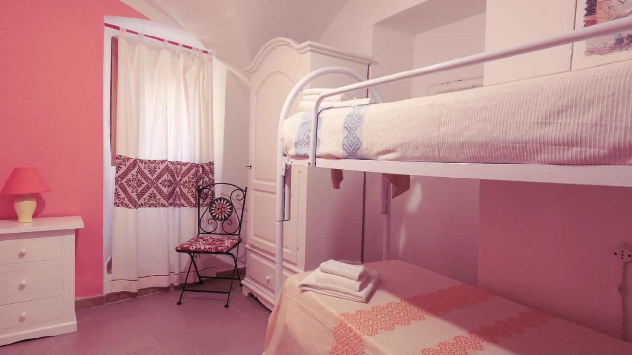 Hôtel Welcomely - S'Apposentu à Bosa Extérieur photo