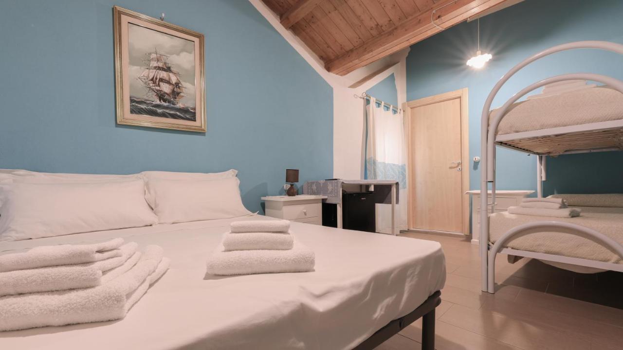 Hôtel Welcomely - S'Apposentu à Bosa Extérieur photo