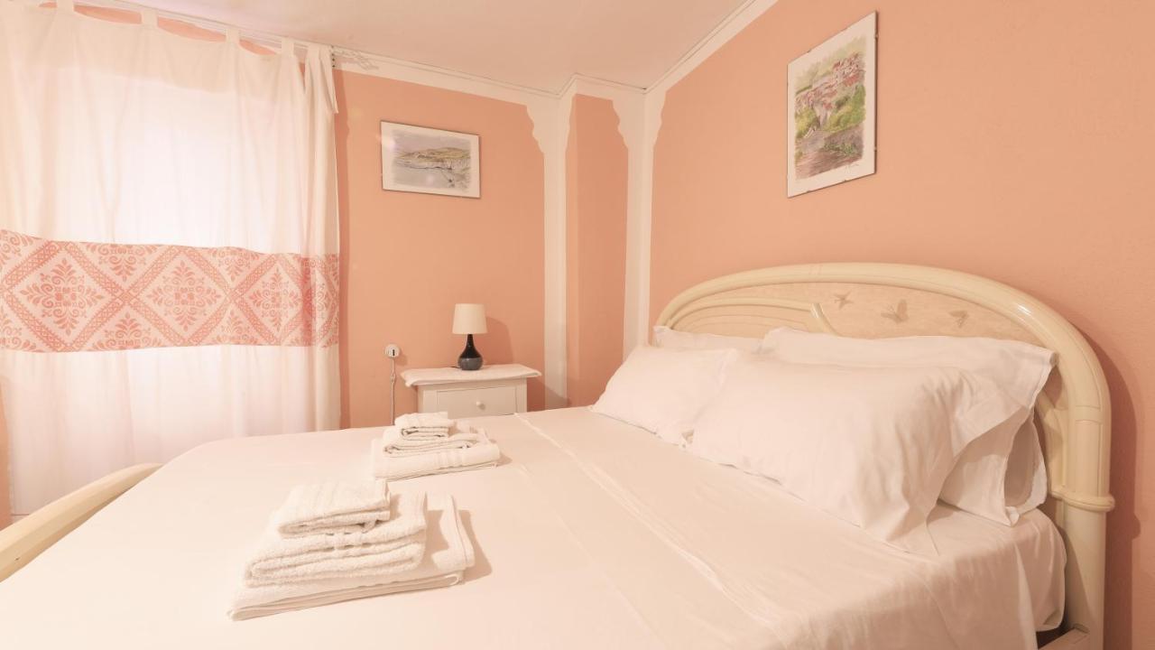 Hôtel Welcomely - S'Apposentu à Bosa Extérieur photo